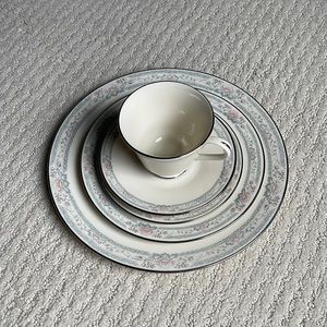 Lenox Charleston China Place Setting